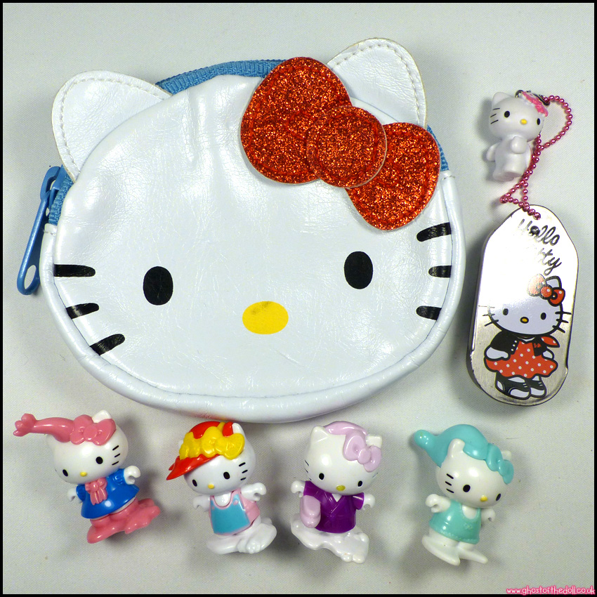 HELLO KITTY Bundle PURSE Ladybird Charm TIN Keychain FIGURES x4 (Sanrio/Kinder)