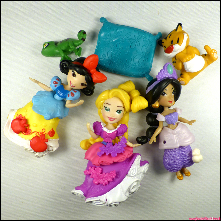 Disney Princess LITTLE KINGDOM Snow White JASMINE Rapunzel BUNDLE Dolls Outfits