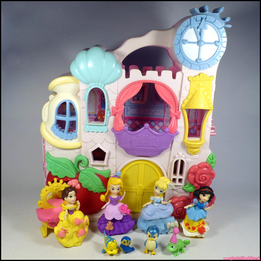 Disney Princess LITTLE KINGDOM Playset PLAY N CARRY CASE Dolls Pets Accessories